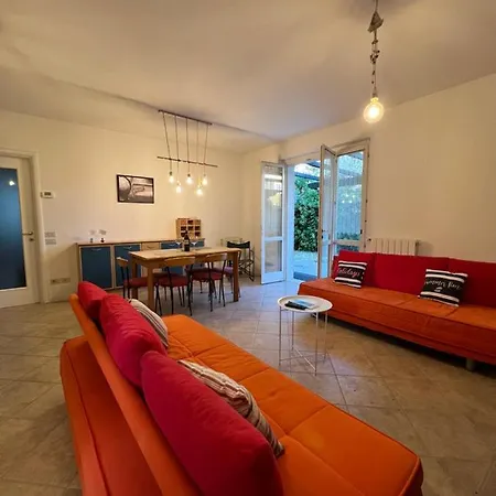 A 2 Passi Dal Mare - Seaside With Backyard * Massa (Tuscany)
