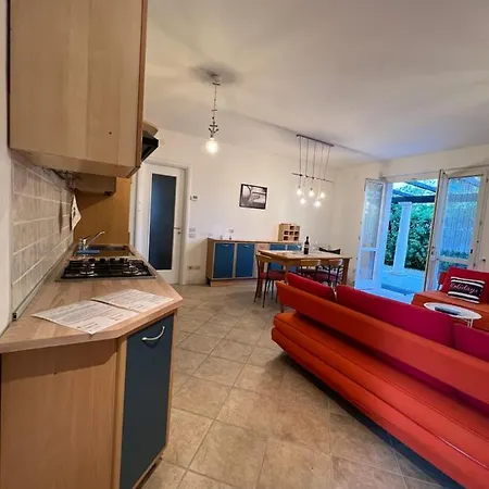 A 2 Passi Dal Mare - Seaside With Backyard * Massa (Tuscany)