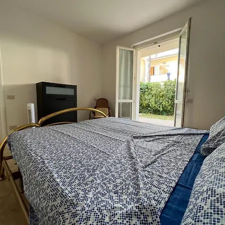 A 2 Passi Dal Mare - Seaside With Backyard Apartment