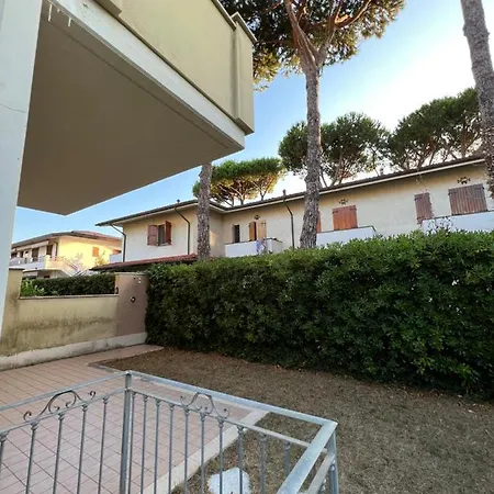 A 2 Passi Dal Mare - Seaside With Backyard Apartment Massa (Tuscany)